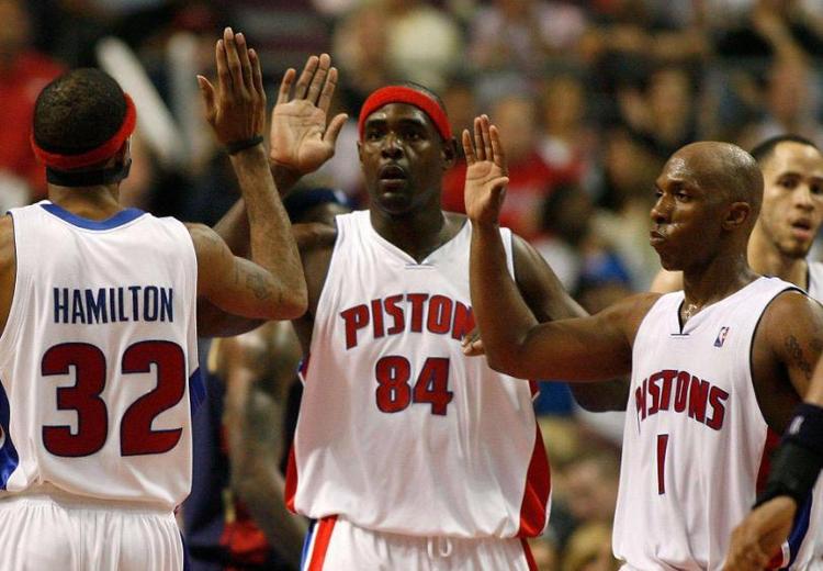 于中路话事 于中路话事