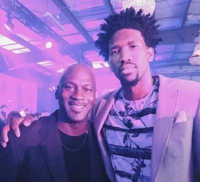 一边是少帅 一边是少帅